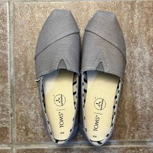 Grey Toms